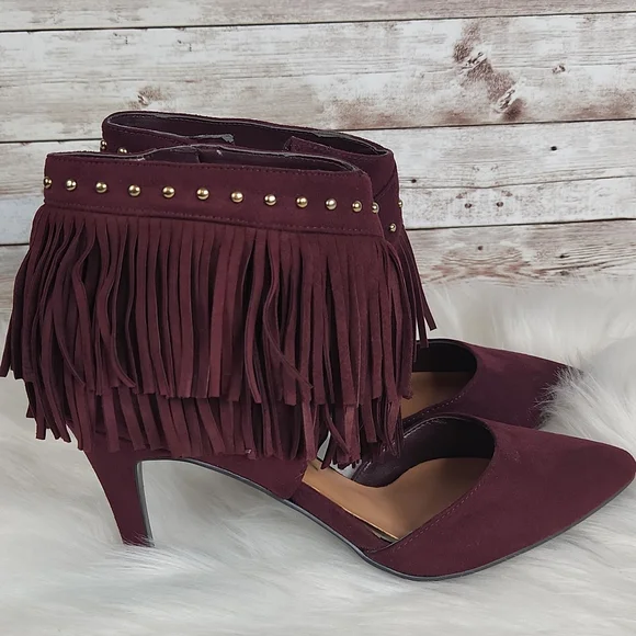 Nine West, women's Burgandy fringed suede heels, small gold hardware, Sz 6 1/2 - Picture 2 of 11